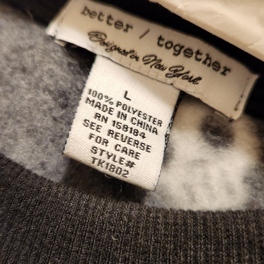 Cropped Skull Sweater - Picture 3 of 4